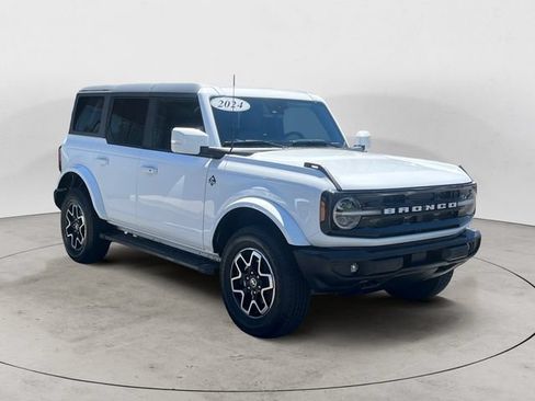 Used 2024 Ford Bronco Outer Banks AWD/4WD image 3