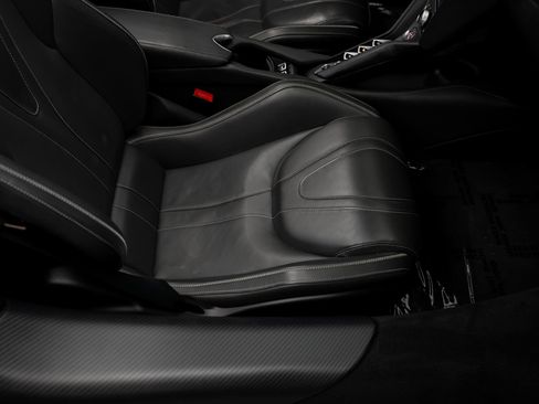 Used 2020 McLaren 720S Spider RWD image 38