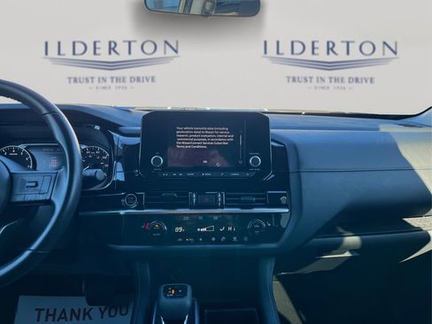 Used 2024 Nissan Pathfinder SV image 13