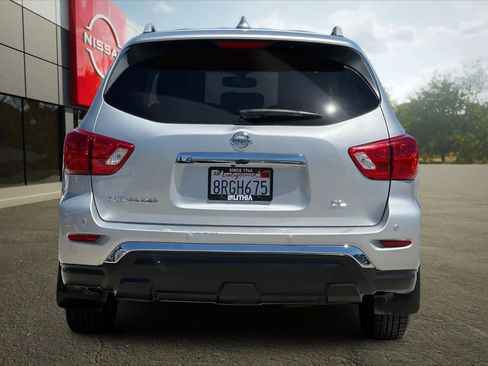 Used 2020 Nissan Pathfinder SL FWD image 8
