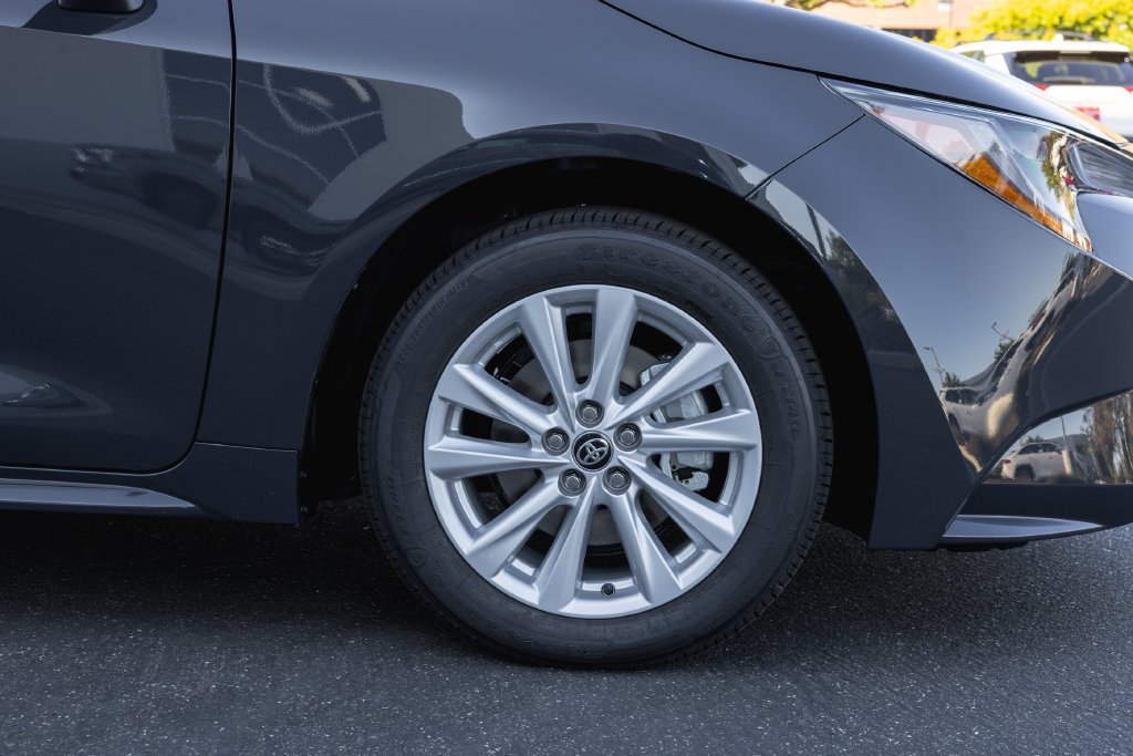 New 2027 Toyota Corolla LE w/ LE Premium Package FWD image 4