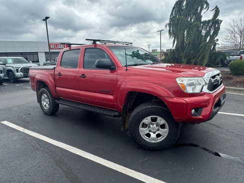 Used 2015 Toyota Tacoma 4x4 Double Cab w/ TRD Off-Road Package image 1