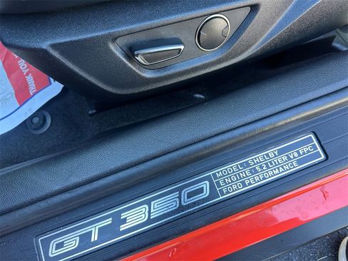 Used 2016 Ford Mustang Shelby GT350 w/ Technology Package image 28