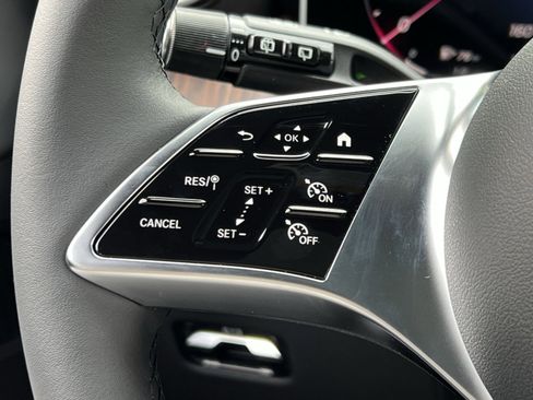 Used 2026 Mercedes-Benz GLC 300 4MATIC image 30