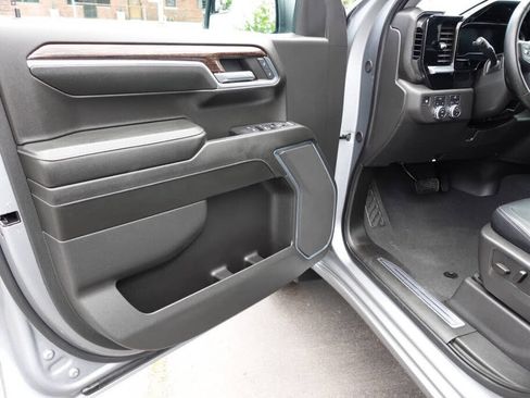 Used 2024 GMC Sierra 1500 Elevation AWD/4WD image 17