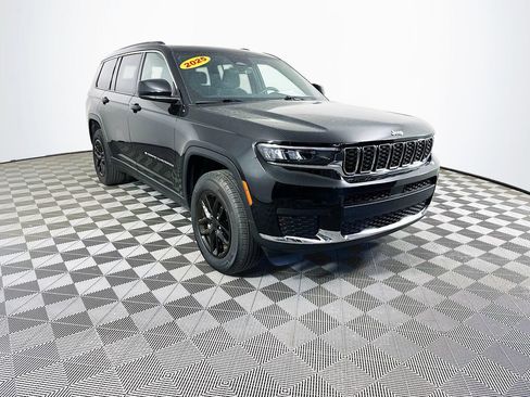 Certified 2025 Jeep Grand Cherokee L Laredo w/ Trailer Tow Package image 2
