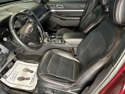Used 2018 Ford Explorer Sport w/ Equipment Group 401A AWD/4WD image 18