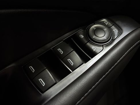 Used 2024 Buick Enclave Avenir image 38