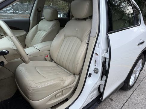 Used 2011 INFINITI EX35 Journey w/ Premium Pkg image 16