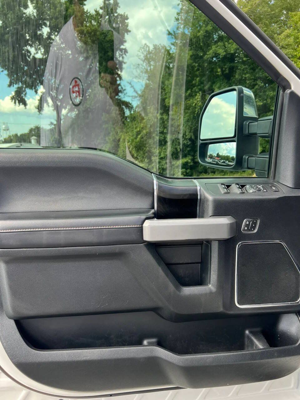 Used 2019 Ford F350 Platinum w/ Platinum Ultimate Package AWD/4WD image 12