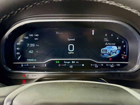 Used 2023 GMC Yukon SLT image 14