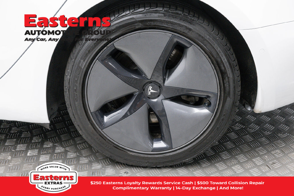Used 2022 Tesla Model 3 RWD image 9