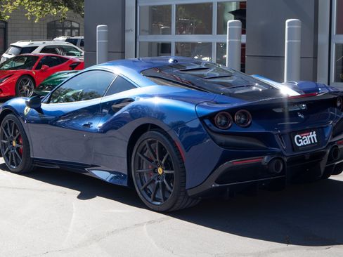 Used 2022 Ferrari F8 Tributo RWD image 3