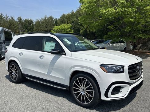 New 2026 Mercedes-Benz GLS 450 4MATIC image 2