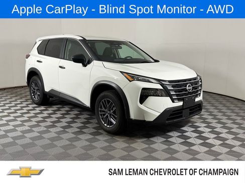 Used 2024 Nissan Rogue S image 1