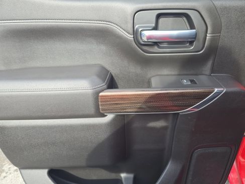 Used 2021 Chevrolet Silverado 1500 LT Trail Boss w/ Convenience Package II image 27