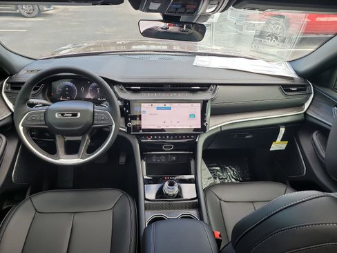 New 2026 Jeep Grand Cherokee L Limited RWD image 12