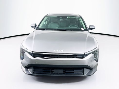 Used 2025 Kia K4 LXS FWD image 2