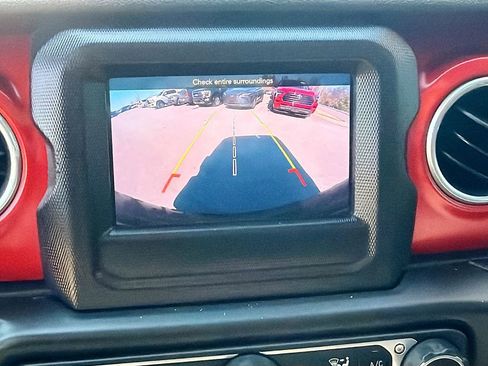 Used 2018 Jeep Wrangler Unlimited Rubicon w/ Dual Top Group image 30