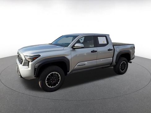 Used 2025 Toyota Tacoma TRD Off-Road AWD/4WD image 3
