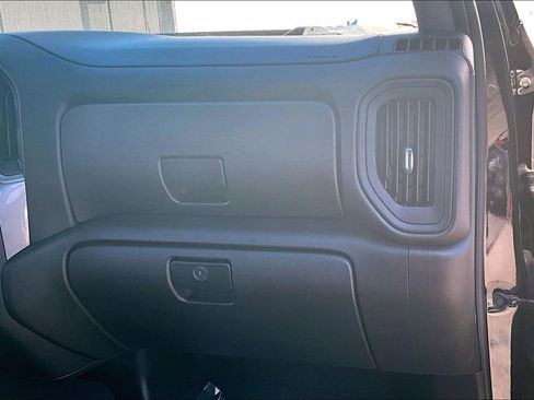 Used 2022 Chevrolet Silverado 2500 Custom w/ Custom Value Package image 25