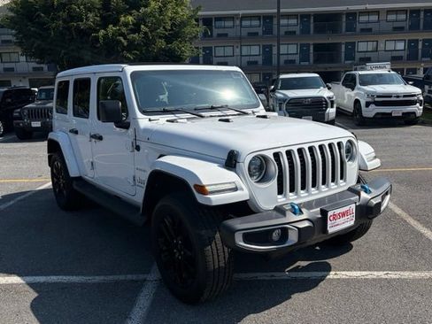 Used 2023 Jeep Wrangler Unlimited Sahara w/ Cold Weather Group AWD/4WD image 2
