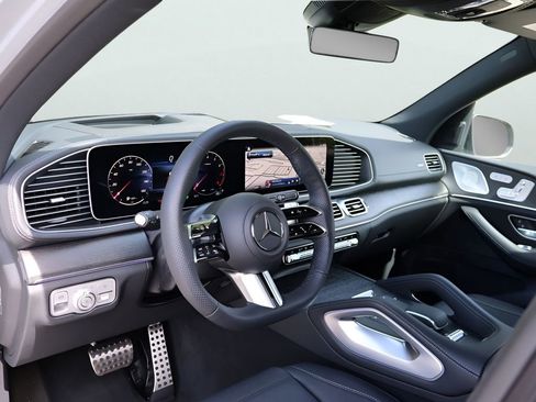 New 2026 Mercedes-Benz GLS 450 4MATIC image 18