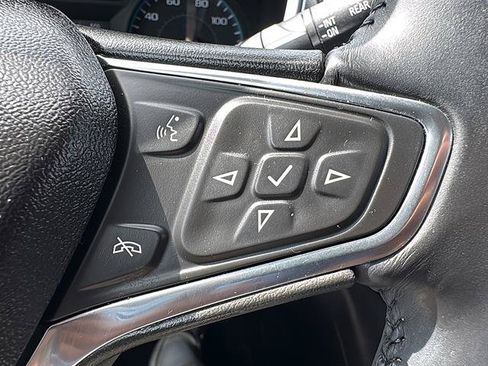 Used 2018 Chevrolet Equinox LT FWD image 23