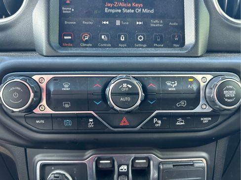 Certified 2021 Jeep Wrangler Unlimited Sahara w/ Safety Group AWD/4WD image 31