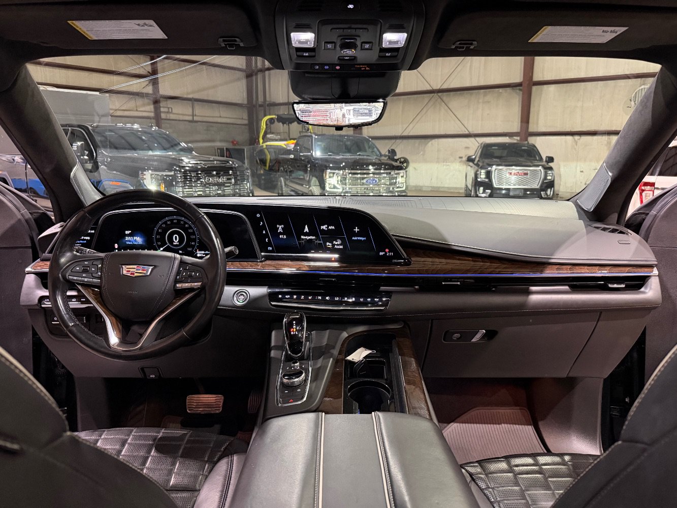 Used 2022 Cadillac Escalade Sport Platinum w/ LPO, ONYX Package AWD/4WD image 29