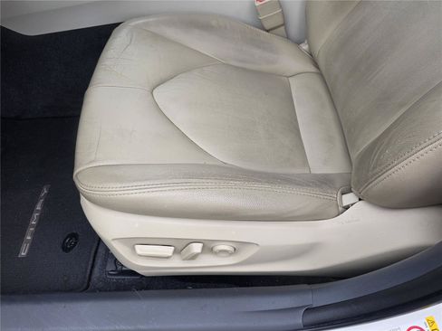 Used 2018 Toyota Camry LE FWD image 26