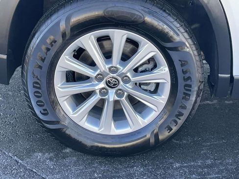 Used 2025 Toyota Grand Highlander AWD image 13