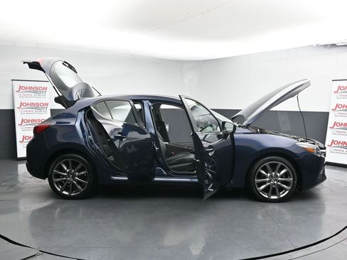 Used 2018 MAZDA MAZDA3 Touring image 45