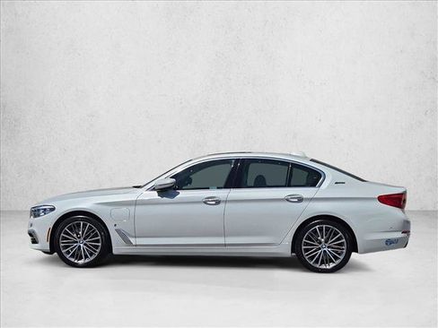 Used 2018 BMW 530e RWD image 9