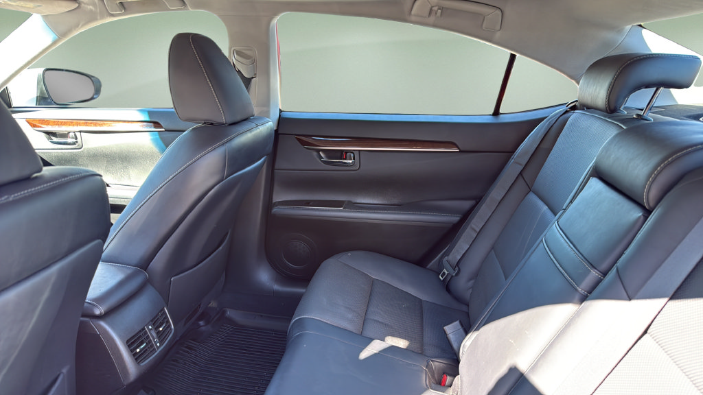 Used 2017 Lexus ES 350 w/ Premium Package FWD image 17
