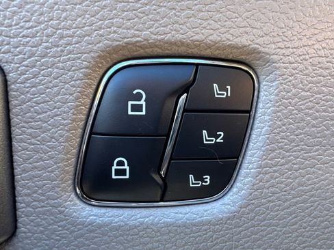 Used 2018 Ford F350 Limited image 24