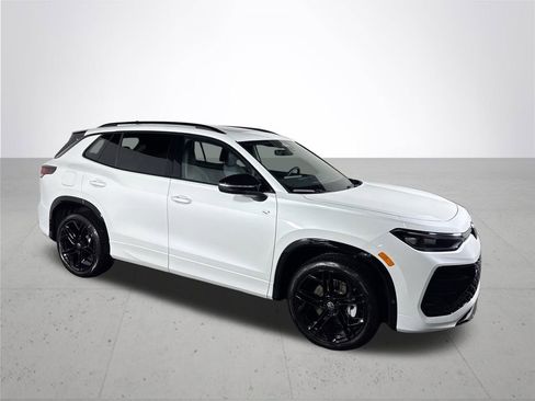 New 2026 Volkswagen Tiguan SE R-Line image 4