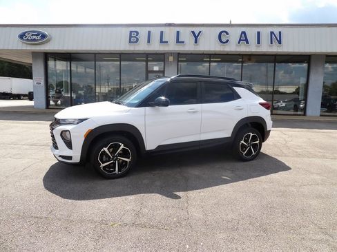 Used 2023 Chevrolet TrailBlazer RS w/ Sun and Liftgate Package image 2