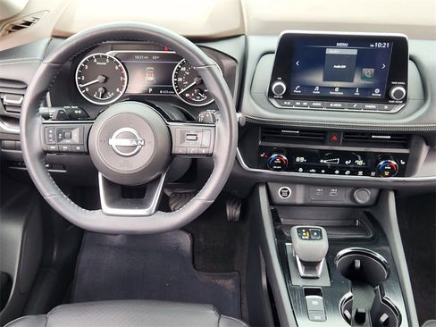 Used 2023 Nissan Rogue SV w/ SV Premium B Package image 27