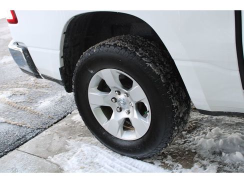 Used 2019 RAM 1500 Big Horn image 29