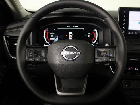 Certified 2025 Nissan Rogue Platinum FWD image 10