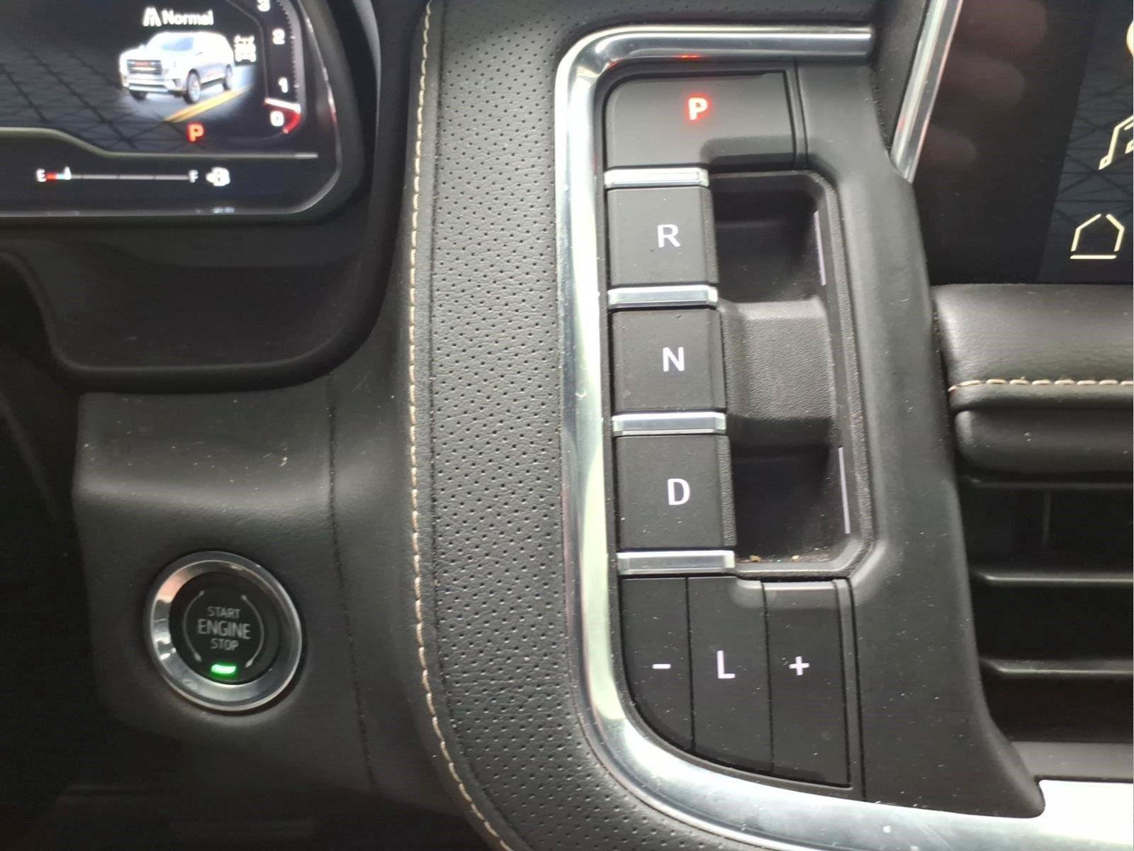 Used 2023 GMC Yukon XL SLT w/ SLT Premium Package AWD/4WD image 25