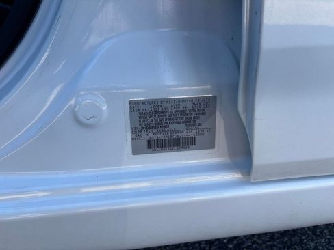 Used 2025 Nissan Versa SV image 27