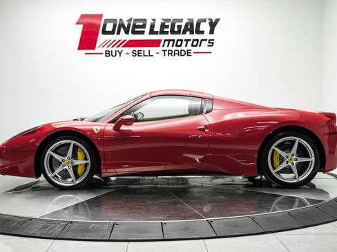 Used 2014 Ferrari 458 Spider RWD image 18