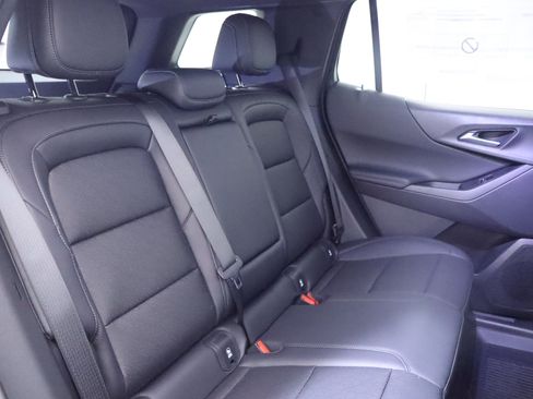 New 2026 Chevrolet Equinox LT w/ Convenience Package II FWD image 22
