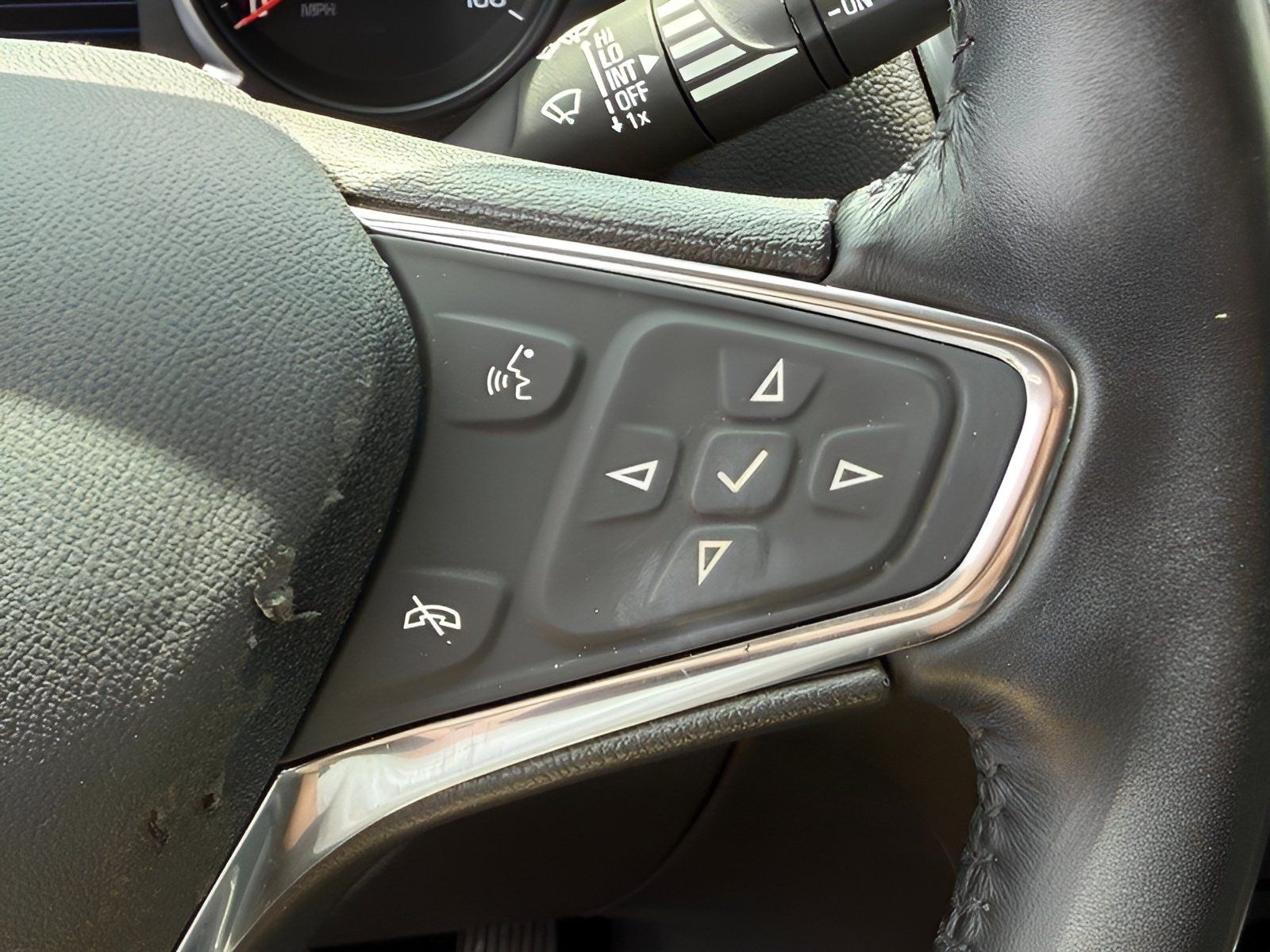 Used 2021 Chevrolet Equinox LT AWD/4WD image 40