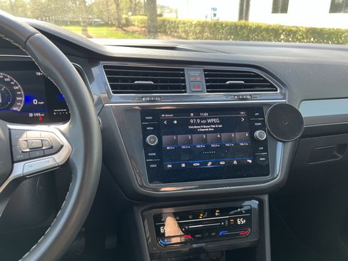 Used 2023 Volkswagen Tiguan SE image 31