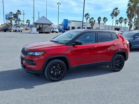 Used 2024 Jeep Compass Latitude w/ Altitude Special Edition image 5