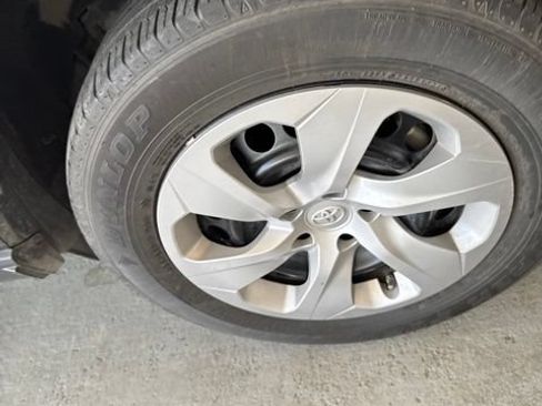 Used 2024 Toyota RAV4 LE FWD image 23