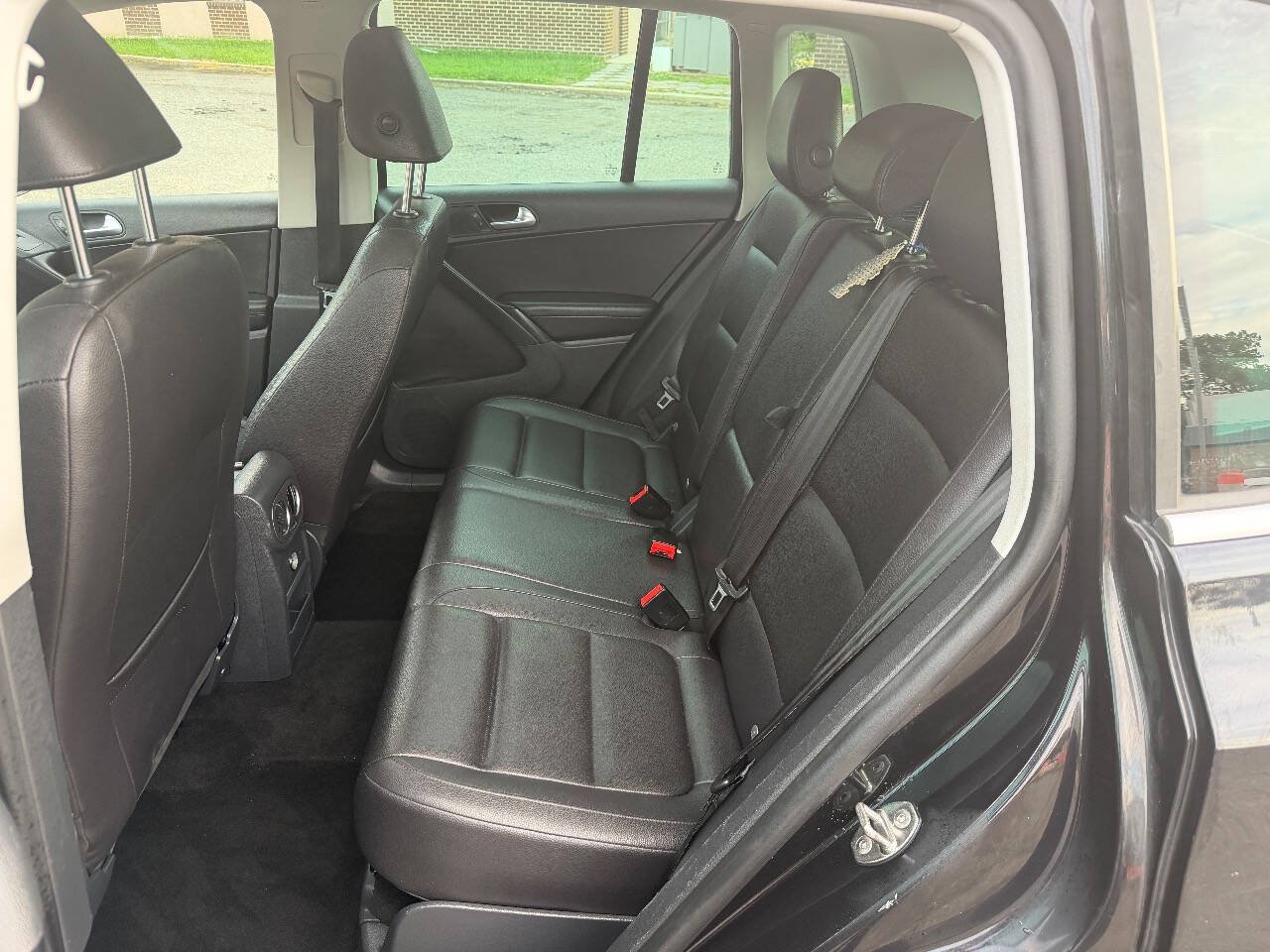 Used 2017 Volkswagen Tiguan Wolfsburg Edition AWD/4WD image 11